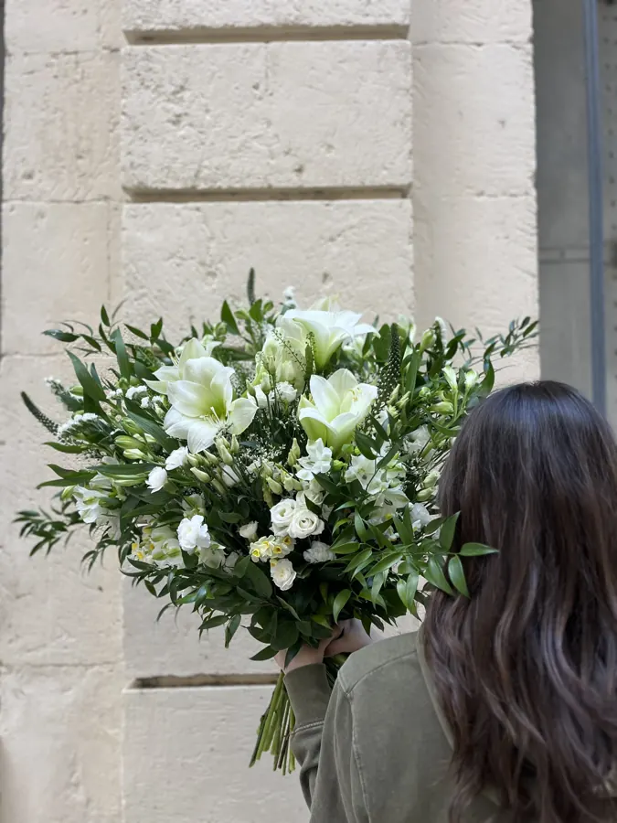 Composition florale pour deuil - Couronne et gerbe fleuriste Nîmes